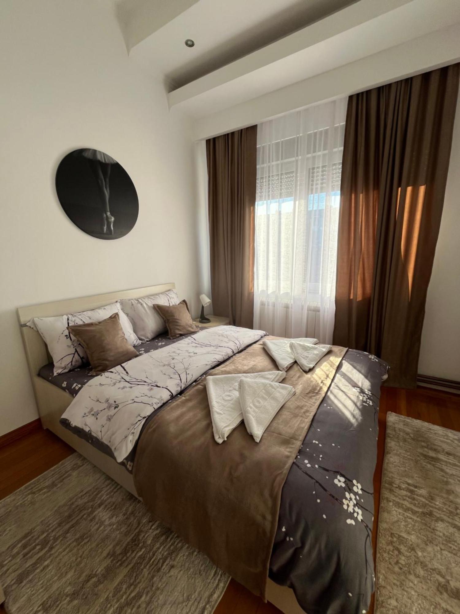Airport Sky Apartments Lux II Belgrad Exterior foto